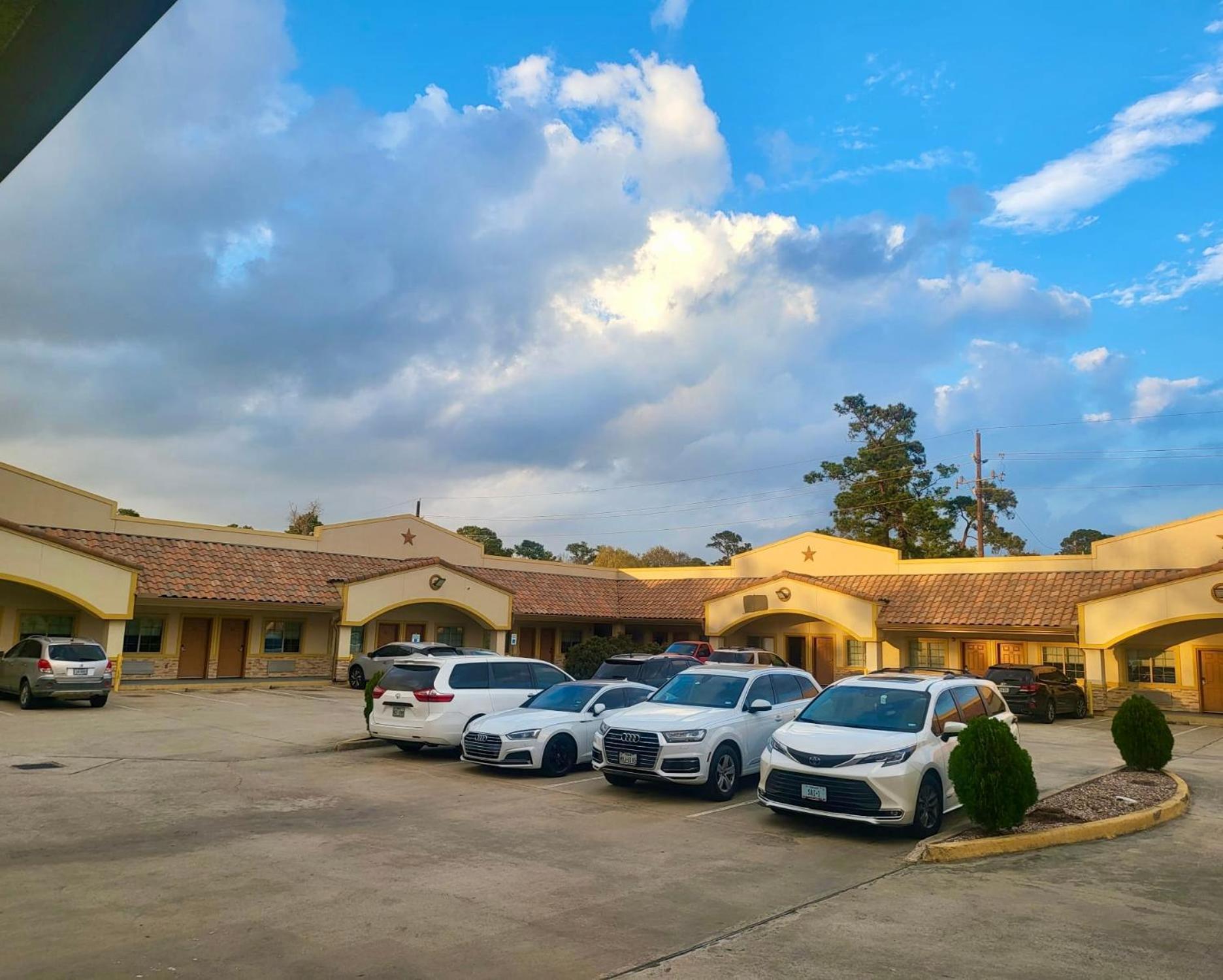 Crystal Inn Louetta Exterior foto